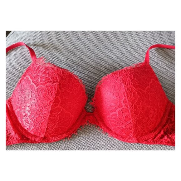 VS Red Lace Bra - Picture 3 of 8